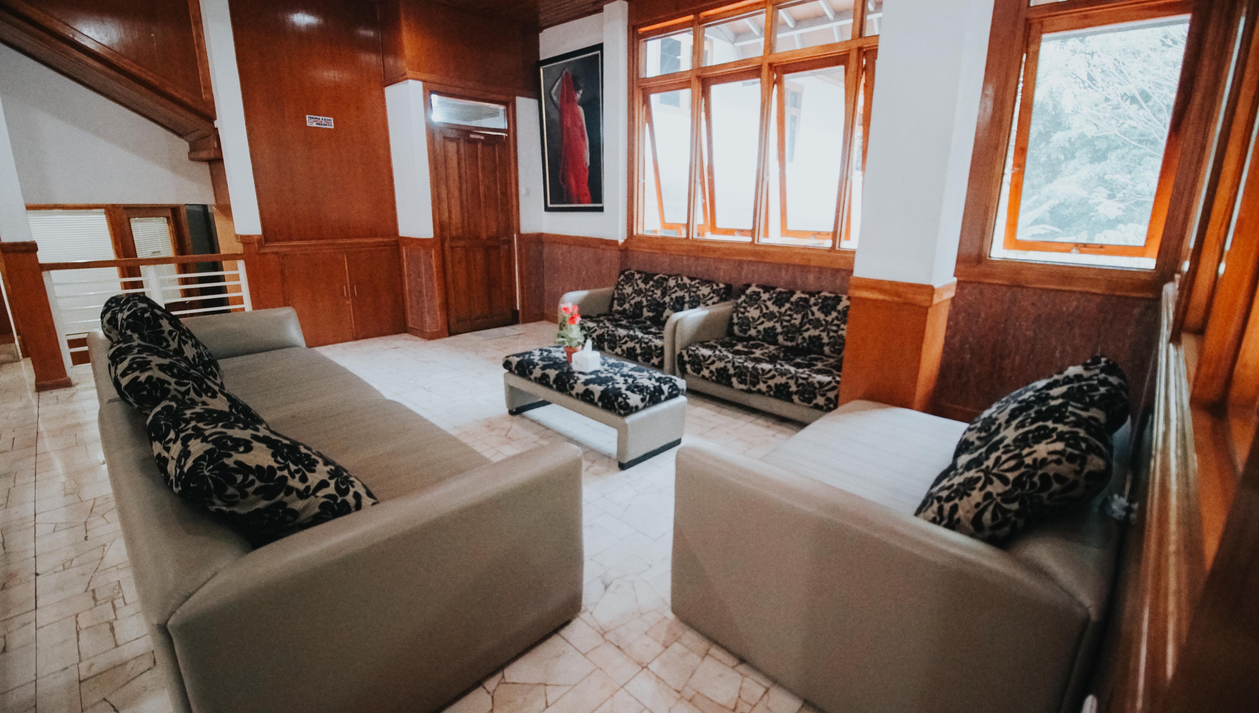 Oyo 1209 Tirtasari Nice Guesthouse Bandung Eksteriør billede